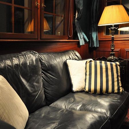 Hotel De La Paix 샘페리 외부 사진