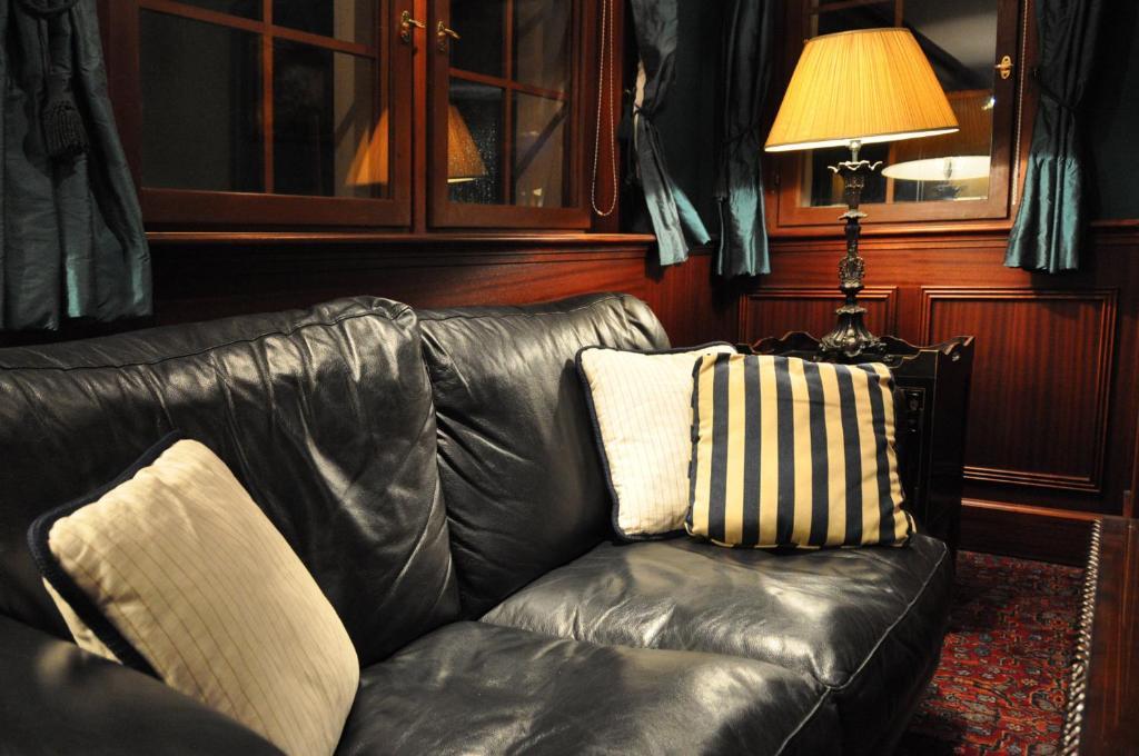 Hotel De La Paix 샘페리 외부 사진