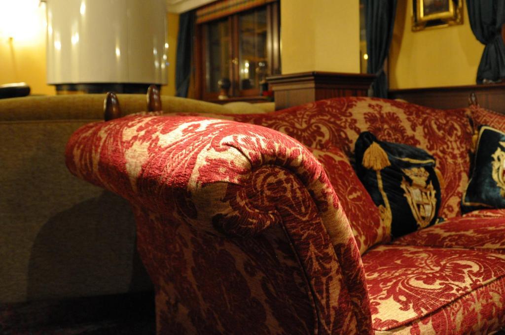 Hotel De La Paix 샘페리 외부 사진