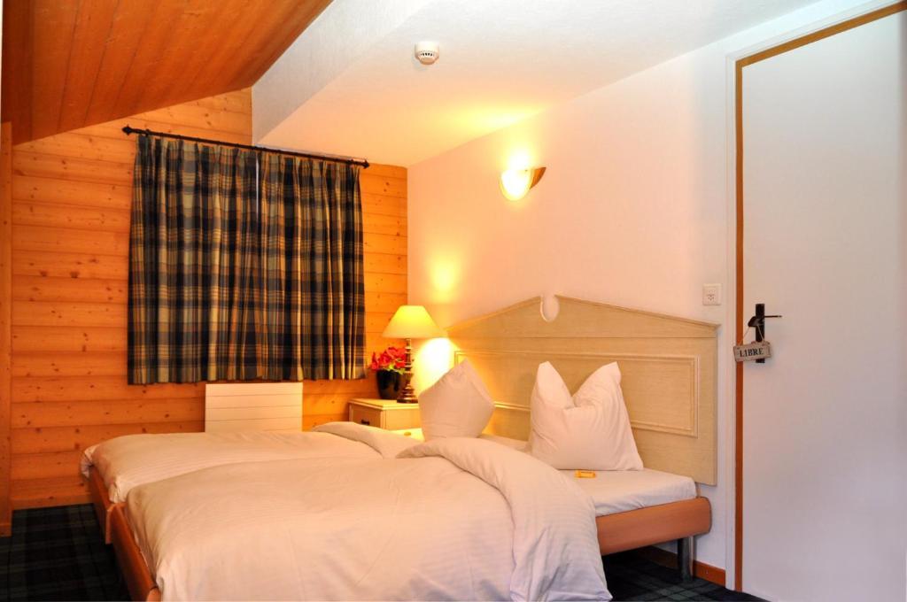 Hotel De La Paix 샘페리 객실 사진
