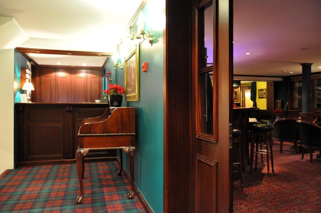 Hotel De La Paix 샘페리 외부 사진